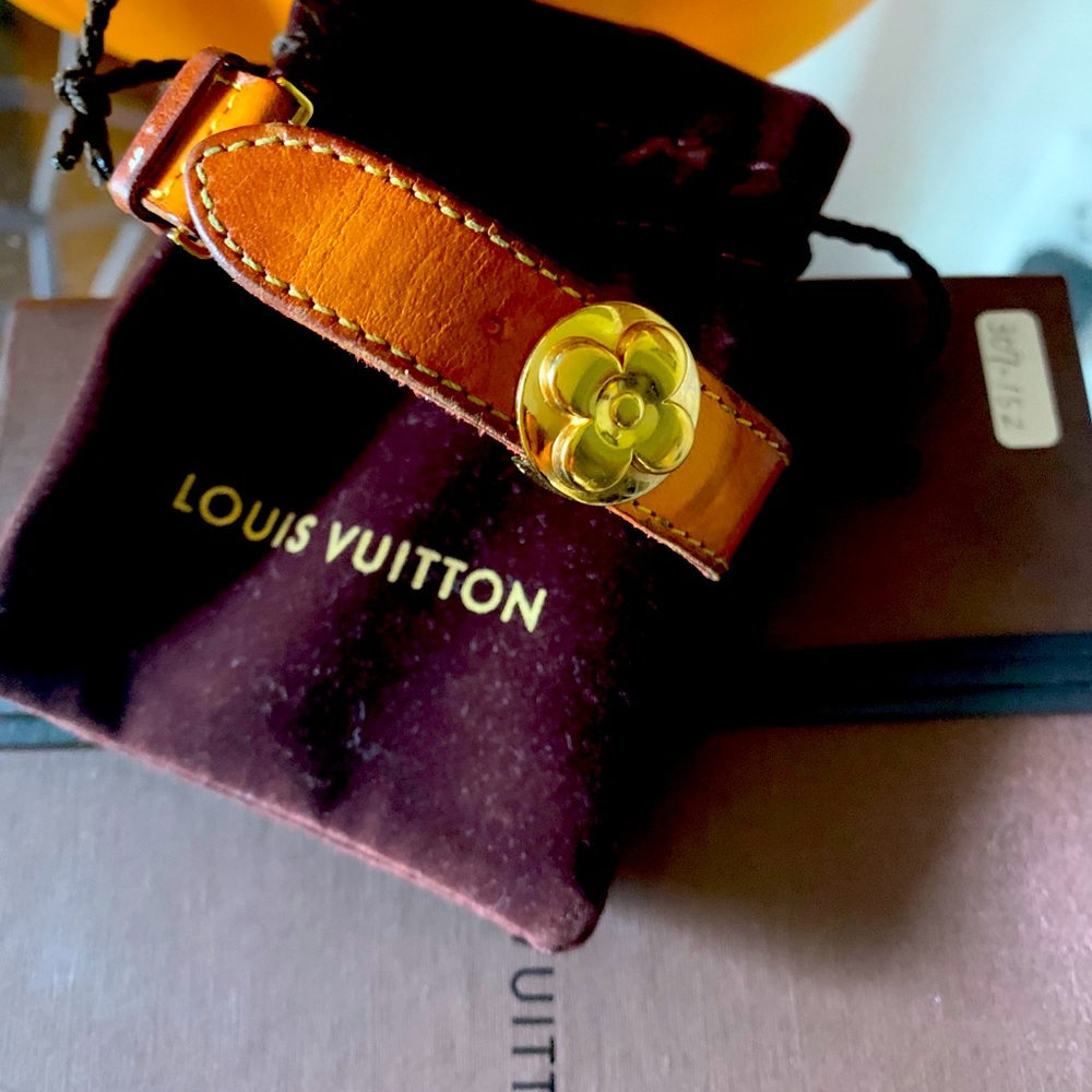 Louis Vuitton Leather and metal bracelet